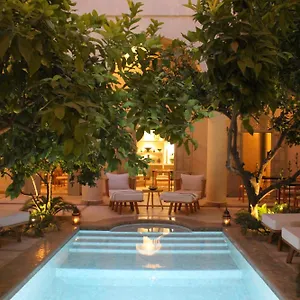 4* Guest house Emberiza Sahari