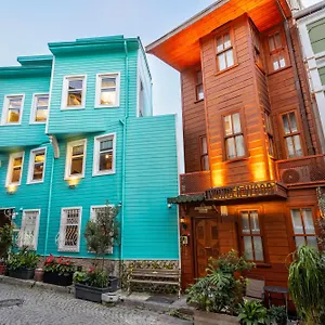 Bed & Breakfast Wonder Wood